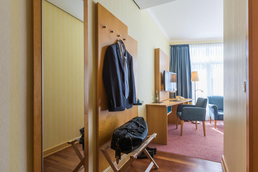 Strand-Hotel Huebner Rostock Eksteriør bilde
